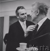 7–25.10.1970, Warszawa, Polska. 
VIII Międzynarodowy Konkurs Pianistyczny im. Fryderyka Chopina. Rozmowy w kuluarach Filharmonii Narodowej.
Fot. Irena Jarosińska, zbiory Ośrodka KARTA