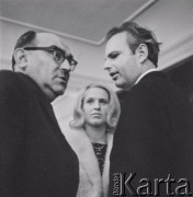 7–25.10.1970, Warszawa, Polska. 
VIII Międzynarodowy Konkurs Pianistyczny im. Fryderyka Chopina. Rozmowy w kuluarach Filharmonii Narodowej, 1. z lewej Jan Hoffman.
Fot. Irena Jarosińska, zbiory Ośrodka KARTA