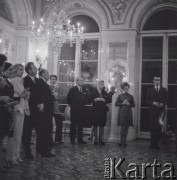 7–25.10.1970, Warszawa, Polska. 
VIII Międzynarodowy Konkurs Pianistyczny im. Fryderyka Chopina. Uczestnicy, jurorzy i goście w Sali Salomona Pałacu na Wyspie.
Fot. Irena Jarosińska, zbiory Ośrodka KARTA