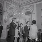 7–25.10.1970, Warszawa, Polska. 
VIII Międzynarodowy Konkurs Pianistyczny im. Fryderyka Chopina. Uczestnicy, jurorzy i goście w Sali Salomona Pałacu na Wyspie.
Fot. Irena Jarosińska, zbiory Ośrodka KARTA