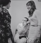 7–25.10.1970, Warszawa, Polska. 
VIII Międzynarodowy Konkurs Pianistyczny im. Fryderyka Chopina. Uczestniczki konkursu.
Fot. Irena Jarosińska, zbiory Ośrodka KARTA