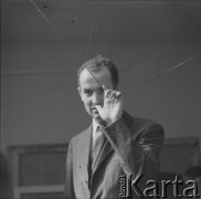 1965, Warszawa, Polska.
Międzynarodowy Festiwal Muzyki Współczesnej „Warszawska Jesień”. Włoski kompozytor Luigi Nono.
Fot. Irena Jarosińska, zbiory Ośrodka KARTA