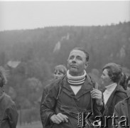 Lata 70., Pieskowa Skała, Ojcowski Park Narodowy, Polska.
Botanicy w okolicach Pieskowej Skały.
Fot. Irena Jarosińska, zbiory Ośrodka KARTA