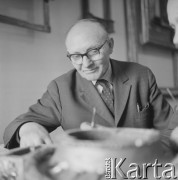 Lata 70., Kraków, Polska.
Woźny z Wawelu.
Fot. Irena Jarosińska, zbiory Ośrodka KARTA
