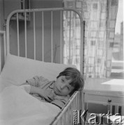 Lata 60., Warszawa, Polska.
Szpital Dziecięcy im. prof. dr. med. Jana Bogdanowicza przy ul. Niekłańskiej.
Fot. Irena Jarosińska, zbiory Ośrodka KARTA