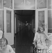 Lata 60., Warszawa, Polska.
Szpital Dziecięcy im. prof. dr. med. Jana Bogdanowicza przy ul. Niekłańskiej.
Fot. Irena Jarosińska, zbiory Ośrodka KARTA