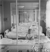 Lata 60., Warszawa, Polska.
Szpital Dziecięcy im. prof. dr. med. Jana Bogdanowicza przy ul. Niekłańskiej.
Fot. Irena Jarosińska, zbiory Ośrodka KARTA