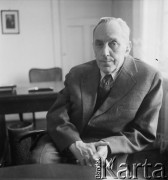1958, Warszawa, Polska.
Doktor Feliks Przesmycki - bakteriolog i wirusolog, założyciel Państwowego Zakładu Higieny. Inicjator wprowadzenia w Polsce systemu szczepień przeciwko chorobie Heinego-Medina. 
Fot. Irena Jarosińska, zbiory Ośrodka KARTA