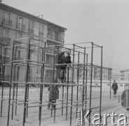 Lata 50.-60., Warszawa, Polska. 
Dzieci na Bielanach.
Fot. Irena Jarosińska, zbiory Ośrodka KARTA