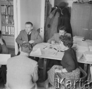 Lata 50.-60., Warszawa, Polska. 
Architektka Maria Piechotka w czasie zebrania.
Fot. Irena Jarosińska, zbiory Ośrodka KARTA