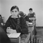 Lata 50.-60., Bartoszyce, Polska.
II Liceum Pedagogiczne, klasa z ukraińskim językiem nauczania. 
Fot. Irena Jarosińska, zbiory Ośrodka KARTA