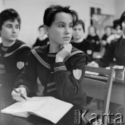 Lata 50.-60., Bartoszyce, Polska.
II Liceum Pedagogiczne, klasa z ukraińskim językiem nauczania. 
Fot. Irena Jarosińska, zbiory Ośrodka KARTA