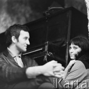 Lata 60., Kraków, Polska. 
Kompozytor Zygmunt Konieczny i nieznana kobieta. 
Fot. Irena Jarosińska, zbiory Ośrodka KARTA