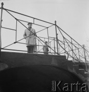 Lata 60., Kraków, Polska. 
Piosenkarz i aktor, artysta związany z Piwnicą pod Baranami Mieczysław Święcicki.
Fot. Irena Jarosińska, zbiory Ośrodka KARTA