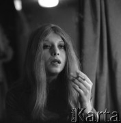 Lata 70., Warszawa, Polska.
Aktorka Barbara Wrzesińska.
Fot. Irena Jarosińska, zbiory Ośrodka KARTA