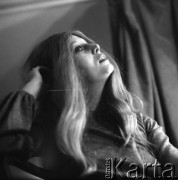 Lata 70., Warszawa, Polska.
Aktorka Barbara Wrzesińska.
Fot. Irena Jarosińska, zbiory Ośrodka KARTA