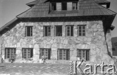 1962, Hala Gąsienicowa, Tatry, Polska. 
Schronisko PTTK „Murowaniec”. 
Fot. Irena Jarosińska, zbiory Ośrodka KARTA.