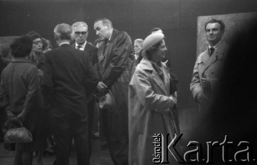 1956-1965, Warszawa, Polska.
Wernisaż w Galerii Krzywe Koło. 
Fot. Irena Jarosińska, zbiory Ośrodka KARTA