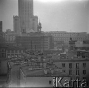 Lata 60. (?), Warszawa, Polska. 
Pałac Kultury i Nauki, Kościół Wszystkich Świętych przy pl. Grzybowskim i inne zabudowania Śródmieścia. 
Fot. Irena Jarosińska, zbiory Ośrodka KARTA.