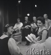 lata 60-te, Warszawa, Polska
Próba na deskach Operetki Warszawskiej - wśród aktorów Barbara Bittnerówna (1. z lewej)
Fot. Irena Jarosińska, zbiory Ośrodka KARTA.