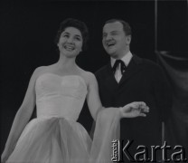lata 60-te, Warszawa, Polska
Próba na deskach Operetki Warszawskiej - śpiewacy operetkowi.
Fot. Irena Jarosińska, zbiory Ośrodka KARTA.