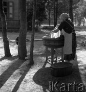 1951, Urle, Polska
Praczka
Fot. Irena Jarosińska, zbiory Ośrodka KARTA