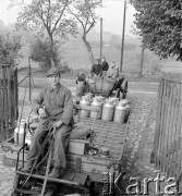 1953, Kokoszkowy, Polska
Dostawa mleka z Rolniczego Zespołu Spółdzielni 