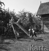 1953, Spółdzielnia Produkcyjna Dębno, okolice Łańcuta, Polska
Przedszkole
Fot. Irena Jarosińska, zbiory Ośrodka KARTA