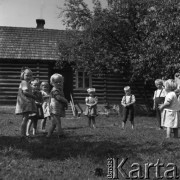 1953, Spółdzielnia Produkcyjna Dębno, okolice Łańcuta, Polska
Przedszkole
Fot. Irena Jarosińska, zbiory Ośrodka KARTA