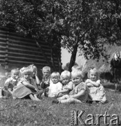 1953, Spółdzielnia Produkcyjna Dębno, okolice Łańcuta, Polska
Przedszkole
Fot. Irena Jarosińska, zbiory Ośrodka KARTA
