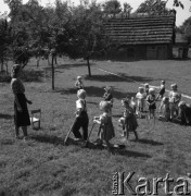 1953, Spółdzielnia Produkcyjna Dębno, okolice Łańcuta, Polska
Przedszkole
Fot. Irena Jarosińska, zbiory Ośrodka KARTA