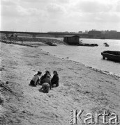 lata 50-te, Warszawa, Polska
Nad praską stroną Wisły
Fot. Irena Jarosińska, zbiory Ośrodka KARTA