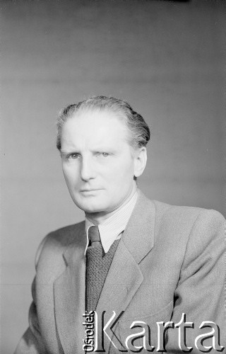styczeń 1954, Warszawa, Polska
Architekt inżynier Czarkowski
Fot. Irena Jarosińska, zbiory Ośrodka KARTA