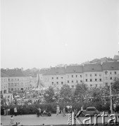 22.07.1953, Warszawa, Polska
Zabawa na Rynku Mariensztackim
Fot. Irena Jarosińska, zbiory Ośrodka KARTA