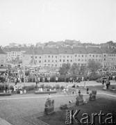 22.07.1953, Warszawa, Polska
Zabawa na Rynku Mariensztackim
Fot. Irena Jarosińska, zbiory Ośrodka KARTA