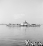 1953, Warszawa, Polska
Statek na Wiśle w okolicach Młocin.
Fot. Irena Jarosińska, zbiory Ośrodka KARTA