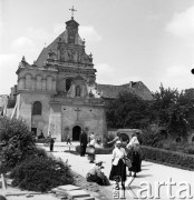 30.06.1954, Lublin, Polska
Park przy ul. Bohaterów Stalingradu i kościół pw. św. Józefa przy ulicy Świętoduskiej 14
Fot. Irena Jarosińska, zbiory Ośrodka KARTA