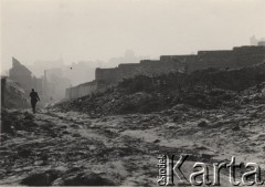 lata 50-te, Warszawa, Polska.
Ruiny Warszawy.
Fot. Irena Jarosińska, zbiory Ośrodka KARTA.