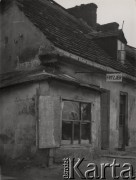 lata 50-te, Warszawa, Polska.
Zakład fryzjerski.
Fot. Irena Jarosińska, zbiory Ośrodka KARTA.