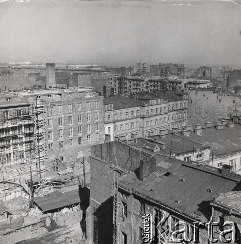 lata 50-te, Warszawa, Polska.
Widok na ulicę Kruczą z dachu budynku na placu Konstytucji.
Fot. Irena Jarosińska, zbiory Ośrodka KARTA.