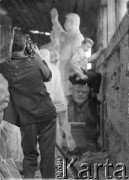 1950-1969, Warszawa, Polska
Pracownia rzeźbiarska. 
Fot. Irena Jarosińska, zbiory Ośrodka KARTA