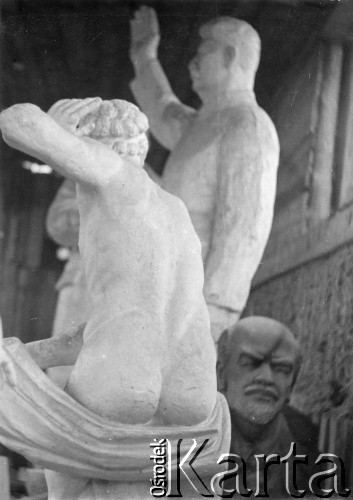 1950-1969, Warszawa, Polska
Pracownia rzeźbiarska. 
Fot. Irena Jarosińska, zbiory Ośrodka KARTA