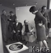 Lata 60., Bielsko-Biała, Polska.
Wystawa w galerii.
Fot. Irena Jarosińska, zbiory Ośrodka KARTA