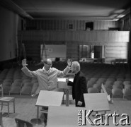 1968, Szczecin, Polska.
Kazimierz Wiłkomirski (L), wiolonczelista i dyrygent oraz Renard Czajkowski, dyrygent.
Fot. Irena Jarosińska, zbiory Ośrodka KARTA
