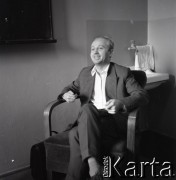 03.09.1964, Wrocław, Polska.
Zakład Niskich Temperatur Instytutu Fizyki PAN, n/z jeden z naukowców.
Fot. Irena Jarosińska, zbiory Ośrodka KARTA