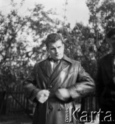 1961, Nużewo, Polska.
Ireneusz Paliński, mistrz olimpijski w podnoszeniu ciężarów, w rodzinnej wsi.
Fot. Irena Jarosińska, zbiory Ośrodka KARTA