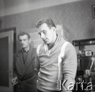 1961, Nużewo, Polska.
Ireneusz Paliński, mistrz olimpijski w podnoszeniu ciężarów, w rodzinnym domu.
Fot. Irena Jarosińska, zbiory Ośrodka KARTA