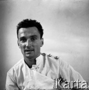 1959, Warszawa, Polska.
Wojciech Zabłocki - szermierz, olimpijczyk, architekt. 
Fot. Irena Jarosińska, zbiory Ośrodka KARTA