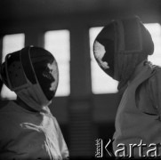 1959, Warszawa, Polska.
Szermierze, hala szermiercza warszawskiej AWF.
Fot. Irena Jarosińska, zbiory Ośrodka KARTA