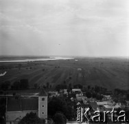 1968, Janowiec, Polska.
Widok z ruin zamku w Janowcu, w głębi Wisła.
Fot. Irena Jarosińska, zbiory Fundacji Ośrodka KARTA